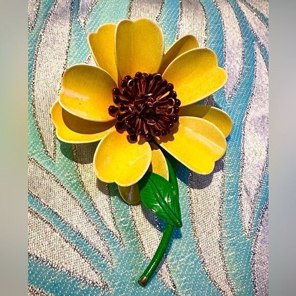 Mid century yellow brown green enamel floral large pin - Picture 2 of 7
